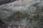 Roca del nen o de l’home. Roca amb gravats rupestres amb una figura antopomorfa al Pla de Savassona