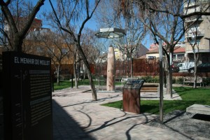 Menhir de Mollet o del Pla de les Puneres